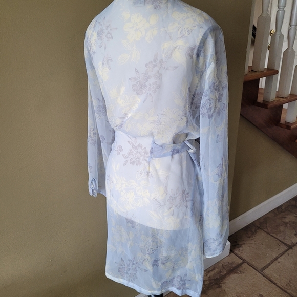 Jones New York Classy Robe - Picture 3 of 7